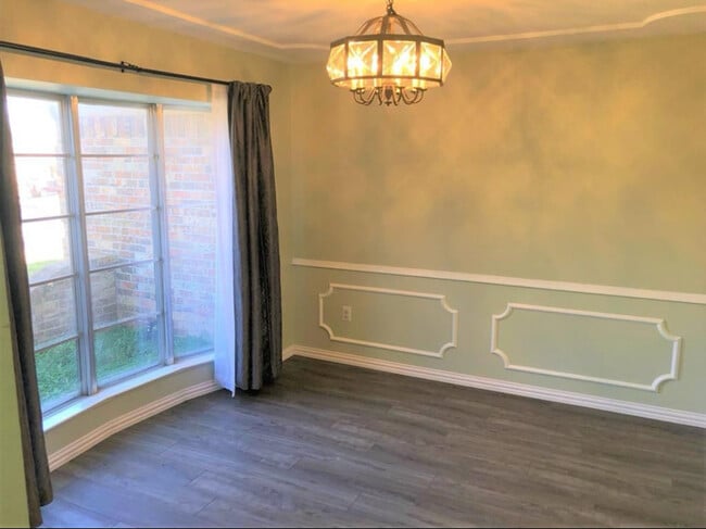 901 Forest Trail Ct in Euless, TX - Building Photo - Building Photo