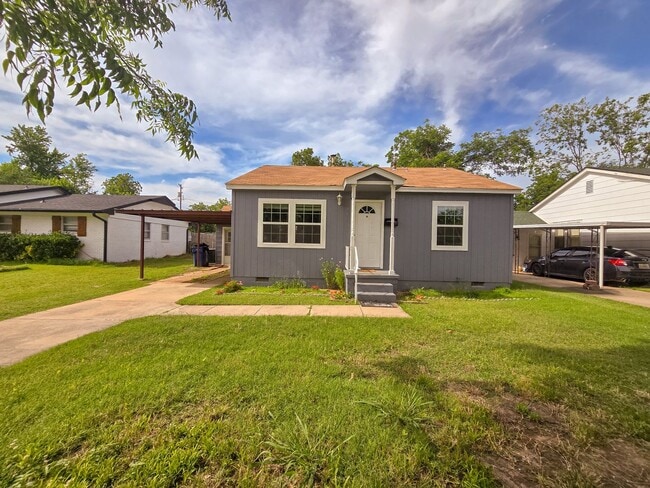 property at 216 W Franklin St