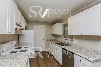 5203 Queen Mary Ln in Jackson, MS - Building Photo - Building Photo