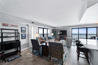 12550 Lake Ave in Lakewood, OH - Building Photo - Building Photo