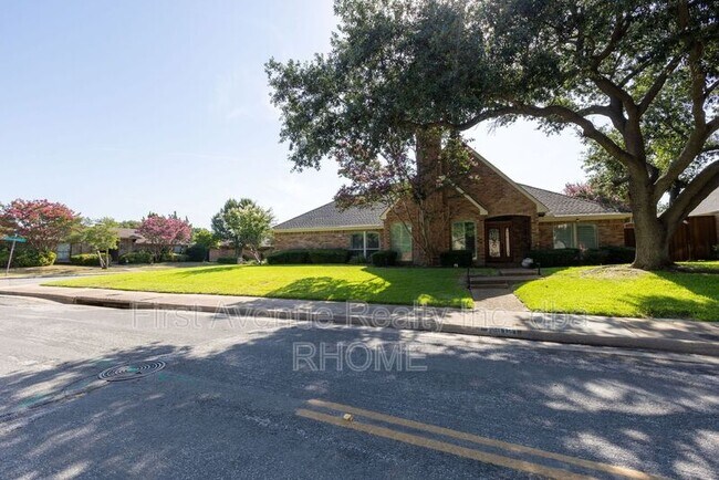 16121 Shadybank Dr in Dallas, TX - Building Photo - Building Photo
