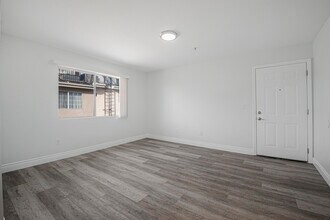 6853 Agnes Ave in Los Angeles, CA - Building Photo - Building Photo