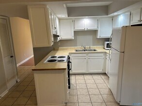 2002 Reaches Pl SW in Huntsville, AL - Building Photo - Building Photo