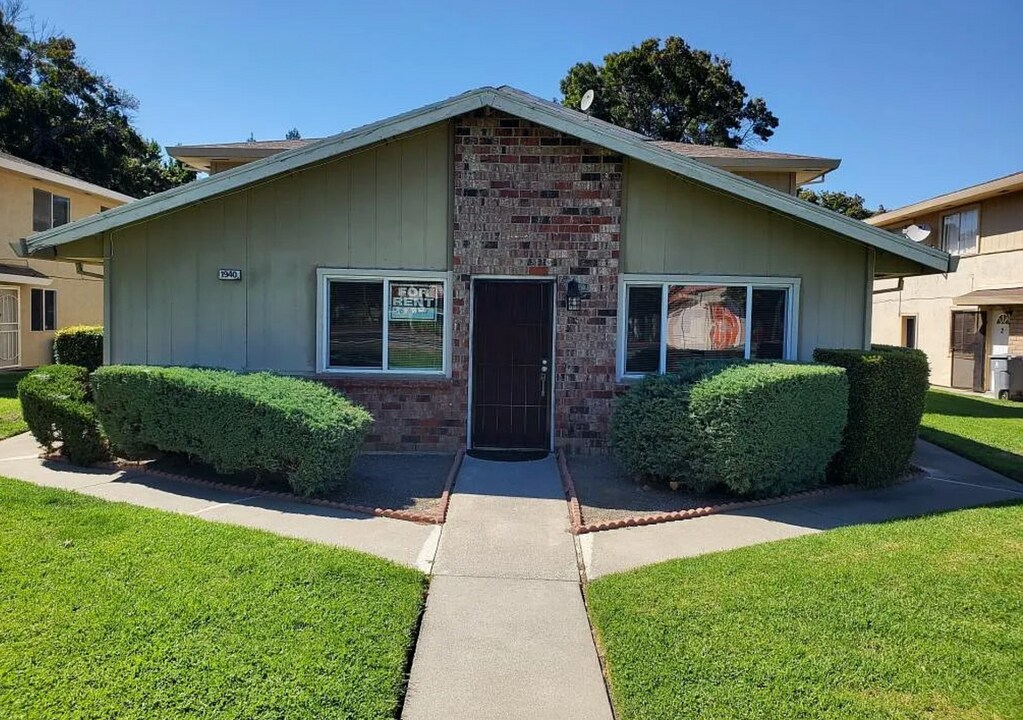 1940 Peabody Rd, Unit 1 in Vacaville, CA - Building Photo