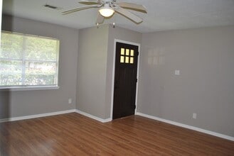 17423 Fir Rd in Alvin, TX - Building Photo - Building Photo