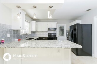 5487 Kenwood Dr in North Port, FL - Building Photo - Building Photo