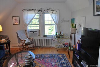 35 Oakland Ave in Warwick, NY - Building Photo - Building Photo
