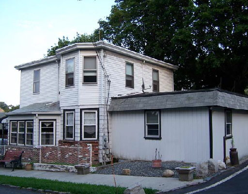 22 Sterling Ave in Providence, RI - Foto de edificio