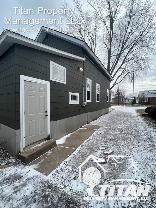 904 W 8th Ave in Oshkosh, WI - Building Photo - Building Photo