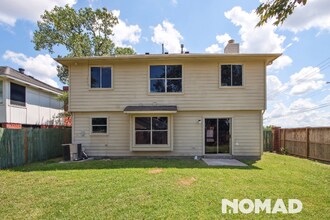 2040 Sandy Knoll Dr in Missouri City, TX - Building Photo - Building Photo