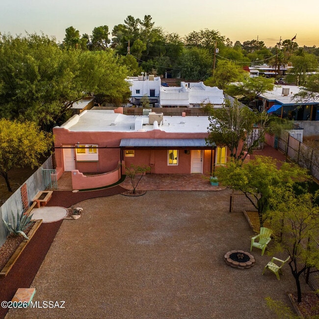 property at 3532 E Lee St