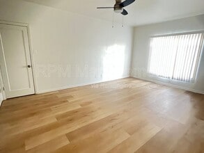 619 Normandie Ave in Los Angeles, CA - Foto de edificio - Building Photo