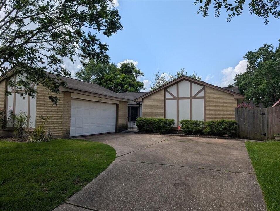 7210 Thicket Trail Dr in Humble, TX - Building Photo