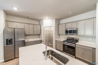 14976 Greenleaf Dr in Athens, AL - Building Photo - Building Photo