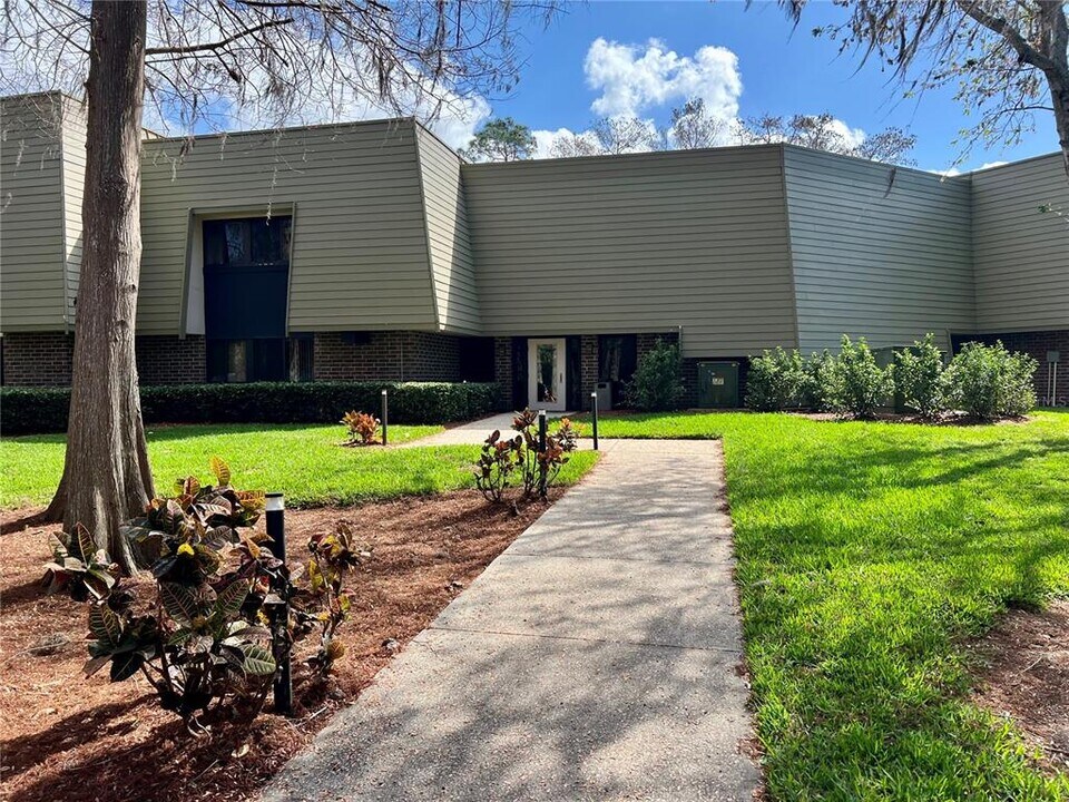 36750 US Hwy 19 N in Palm Harbor, FL - Building Photo