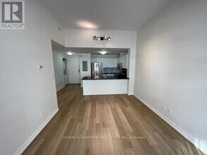 4198 Dundas St W in Toronto, ON - Building Photo - Building Photo