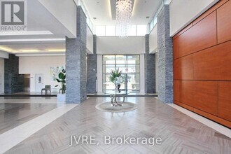 12 Woodstream Blvd in Vaughan, ON - Building Photo - Building Photo