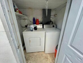 606 SW 8th St in Hallandale Beach, FL - Building Photo - Building Photo