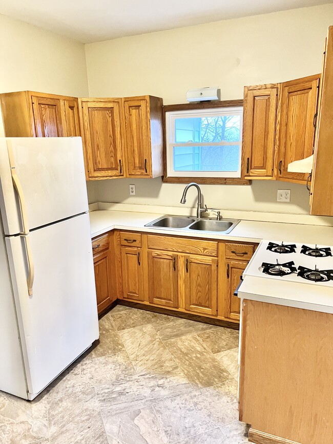 116 Bush St, Unit B in Jamestown, NY - Building Photo - Building Photo