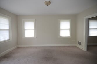 5824 Arnsby Pl, Unit 4 in Cincinnati, OH - Foto de edificio - Building Photo