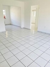 631 SW 11th St, Unit 1W in Miami, FL - Foto de edificio - Building Photo