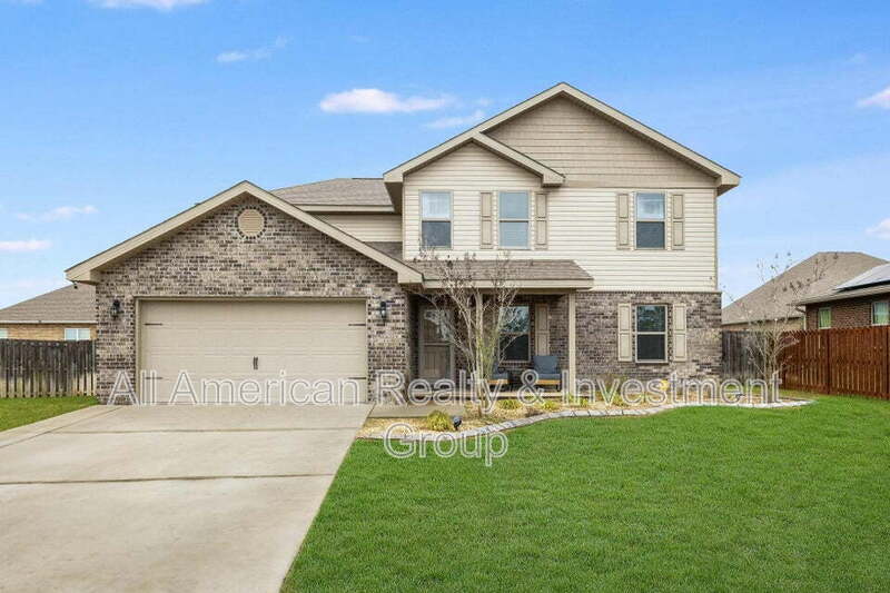 367 Merlin Ct in Crestview, FL - Foto de edificio
