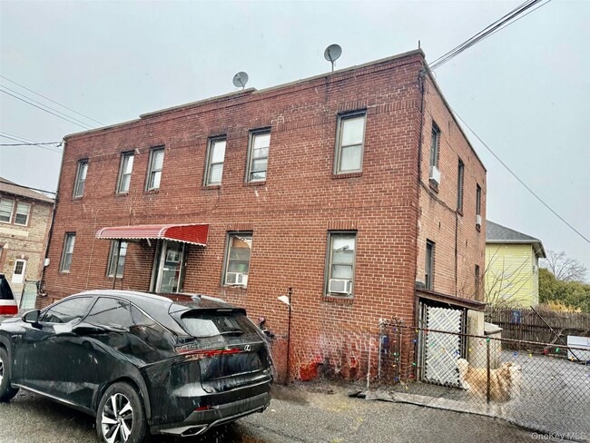 property at 433 4th St