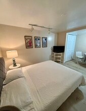 129 Malaga Ave in Coral Gables, FL - Foto de edificio - Building Photo