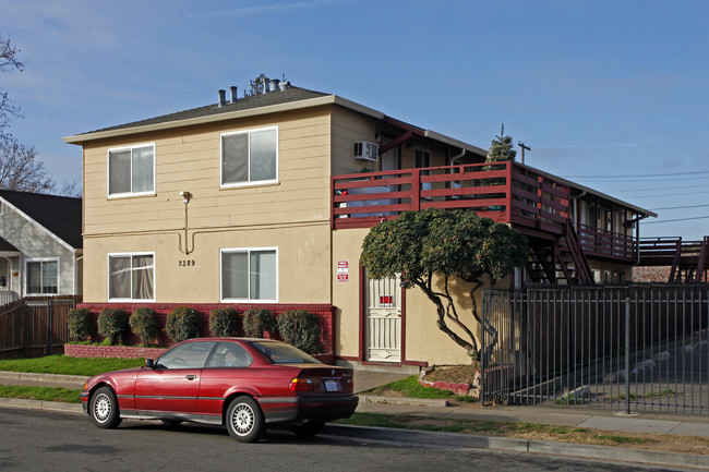 Cantalier Street in Sacramento, CA - Foto de edificio - Building Photo