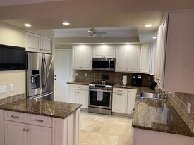 535 Flamevine Ln in Vero Beach, FL - Building Photo