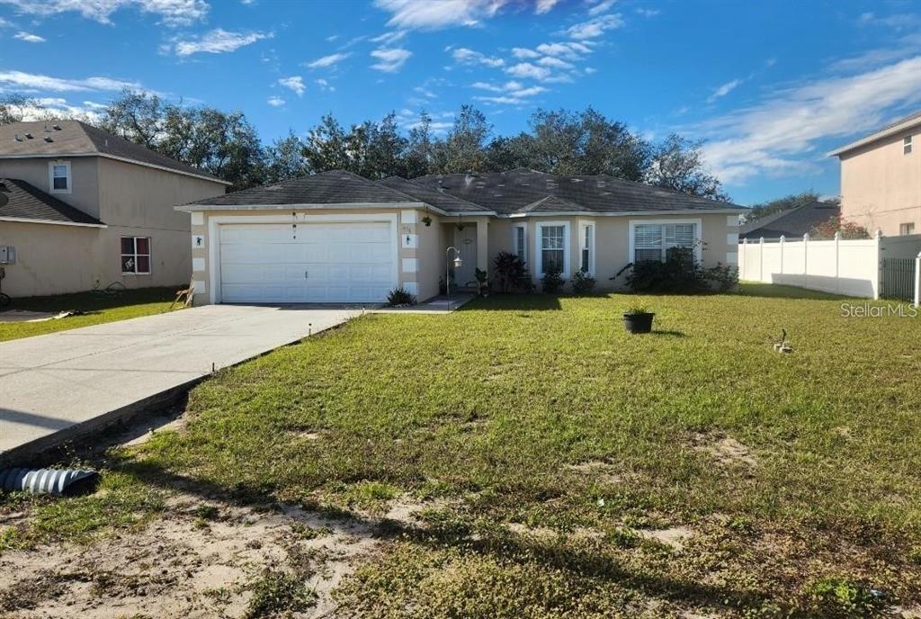 1416 Sarasota Dr in Kissimmee, FL - Building Photo