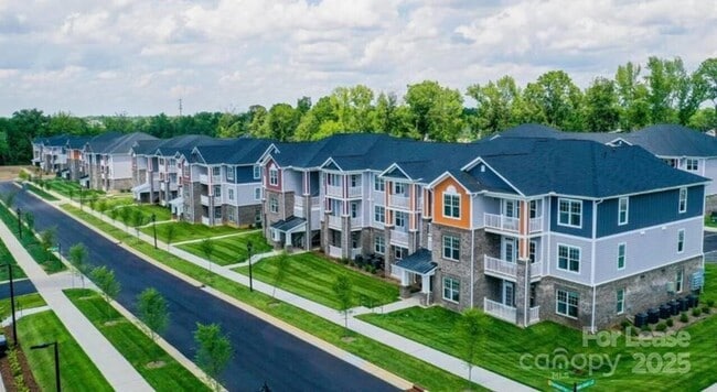 12509 Crown Park Ct, Unit B1 in Charlotte, NC - Building Photo - Building Photo