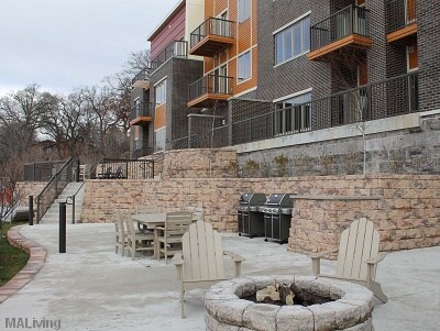 Lake Edge in Monona, WI - Foto de edificio - Building Photo