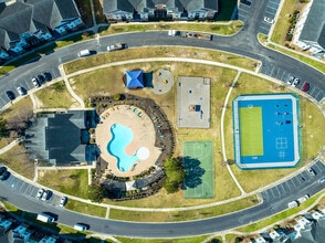 Independence Place in Hinesville, GA - Foto de edificio - Building Photo