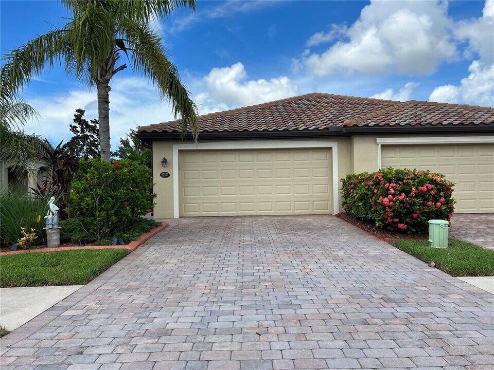 20377 Benissimo Dr in Venice, FL - Building Photo