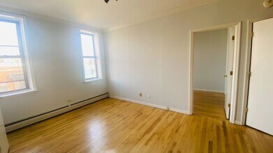 40-04 36th Ave in Queens, NY - Building Photo - Building Photo