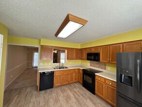 6323 Cherokee Dr in Olive Branch, MS - Building Photo - Building Photo