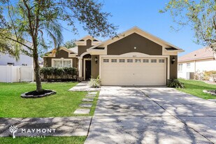 2615 Queen Alberta Dr in Valrico, FL - Building Photo