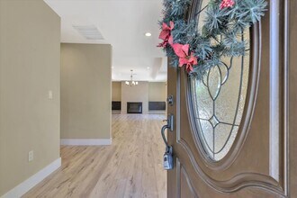 634 Cuesta Dr in Los Altos, CA - Foto de edificio - Building Photo