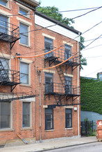 208 Magnolia St in Cincinnati, OH - Building Photo - Building Photo