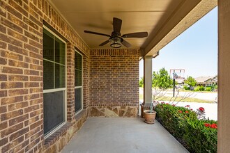 121 Hematite Ln in Jarrell, TX - Building Photo - Building Photo
