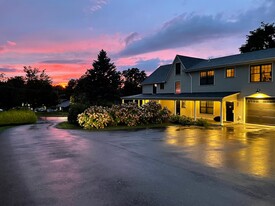 900 Dorset St in South Burlington, VT - Building Photo