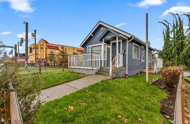 2803 Maple St in Everett, WA - Building Photo - Building Photo