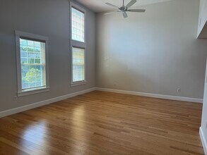 27 Railroad Ave in Duxbury, MA - Building Photo - Building Photo