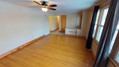 907 E Harding Dr in Appleton, WI - Foto de edificio - Building Photo