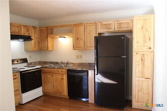 1303 Wales Dr in Killeen, TX - Building Photo - Building Photo