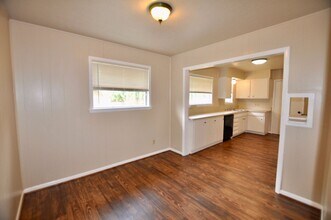1315 W Ball St in Weatherford, TX - Building Photo - Building Photo
