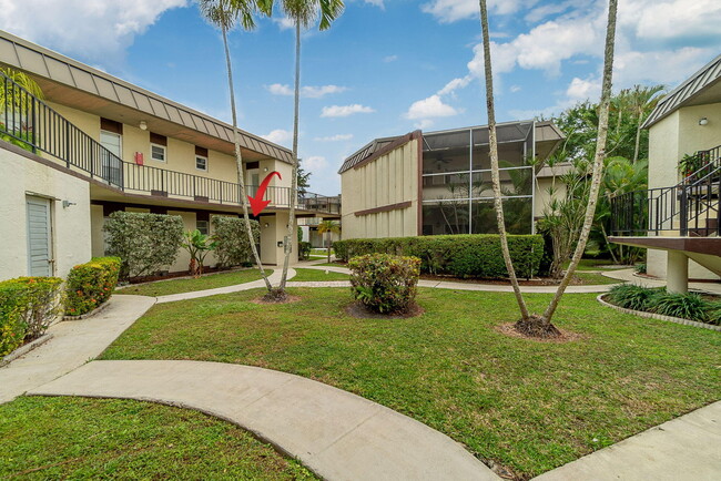 2 Greenway Dr in Royal Palm Beach, FL - Foto de edificio - Building Photo