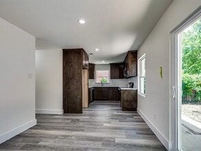 1802 SW 3rd St, Unit 2108-B in Grand Prairie, TX - Building Photo - Building Photo