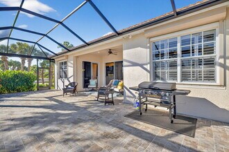 8943 Greenwich Hills Way in Ft. Myers, FL - Building Photo - Building Photo